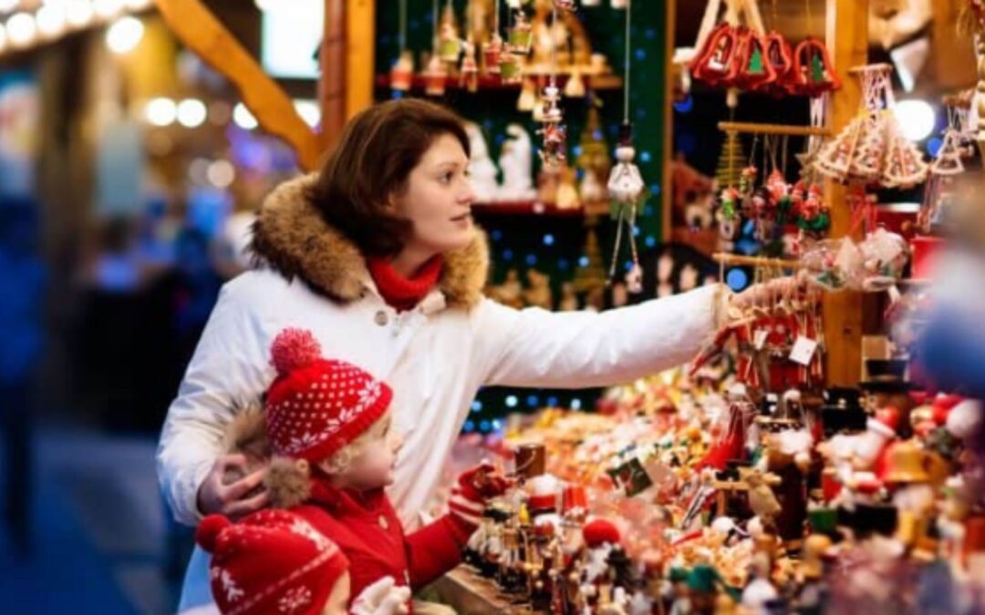 ‘Tis the Season to Shine: Holiday Decor in Your Hometown Vendor Market Show Booth